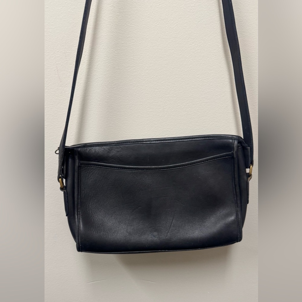 Classic Coach Black Leather Shoulder Bag